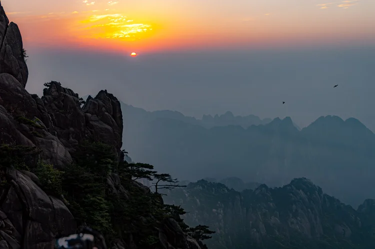 lever de soleil sur les montagnes de Huangsahn